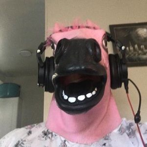 Meet your Posher, Julio